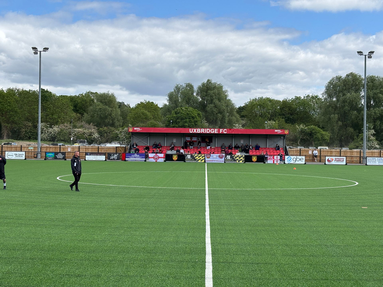 Uxbridge v Yate Town