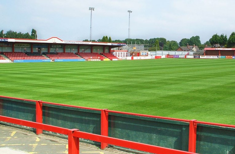 Tamworth v Woking