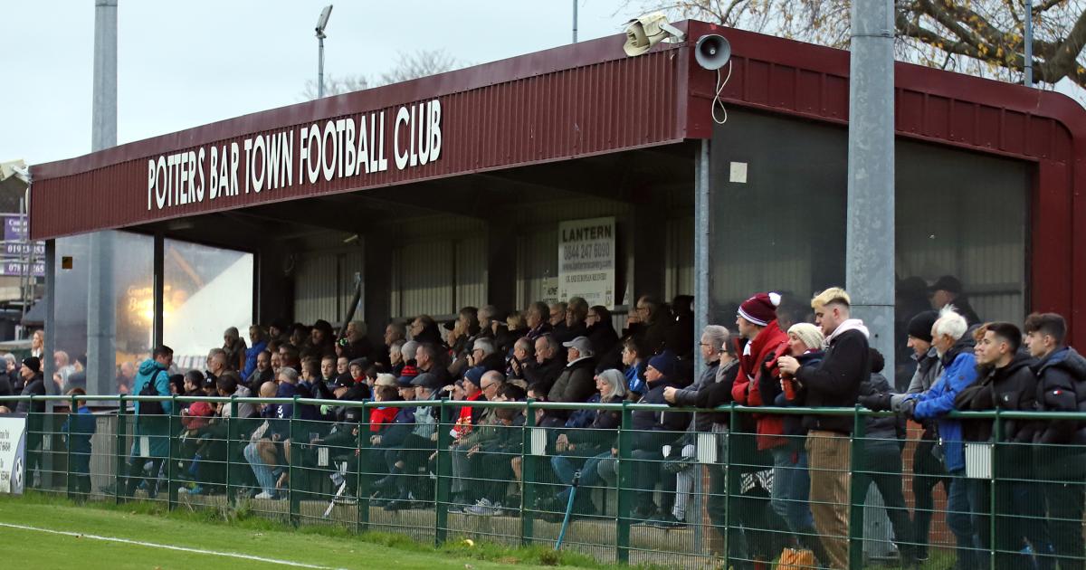 Potters Bar Town v Winslow United