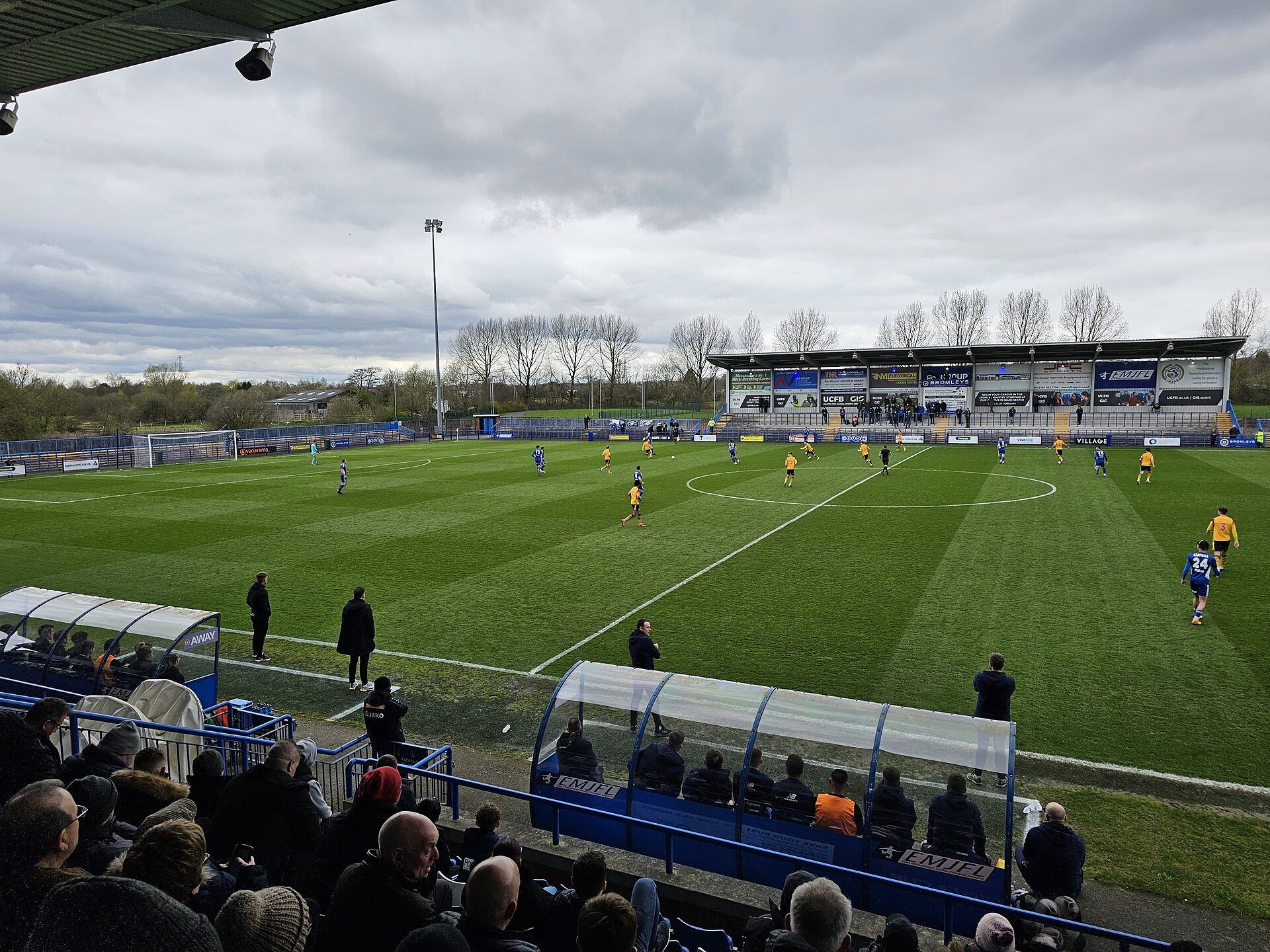 Curzon Ashton v Leek Town